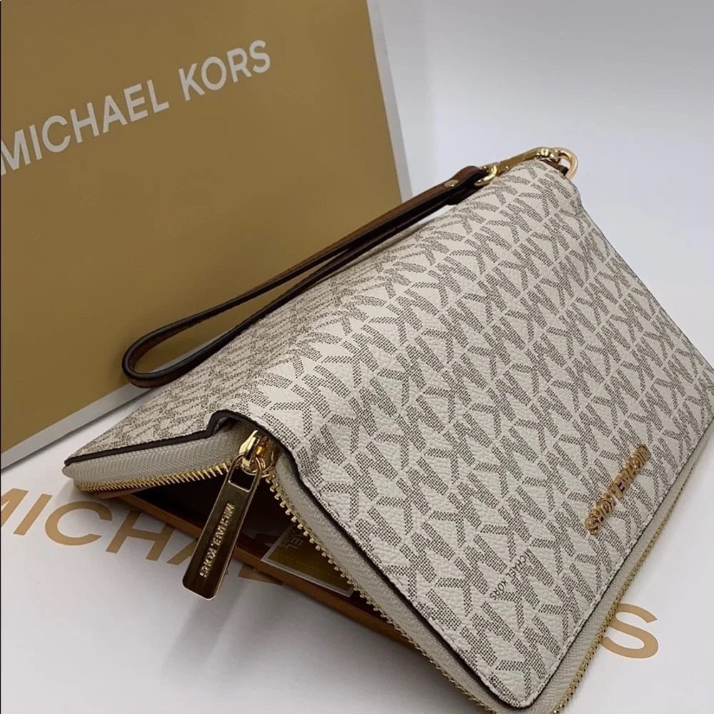 Michael Kors Jet Set Travel Phone Wallet Wristlet